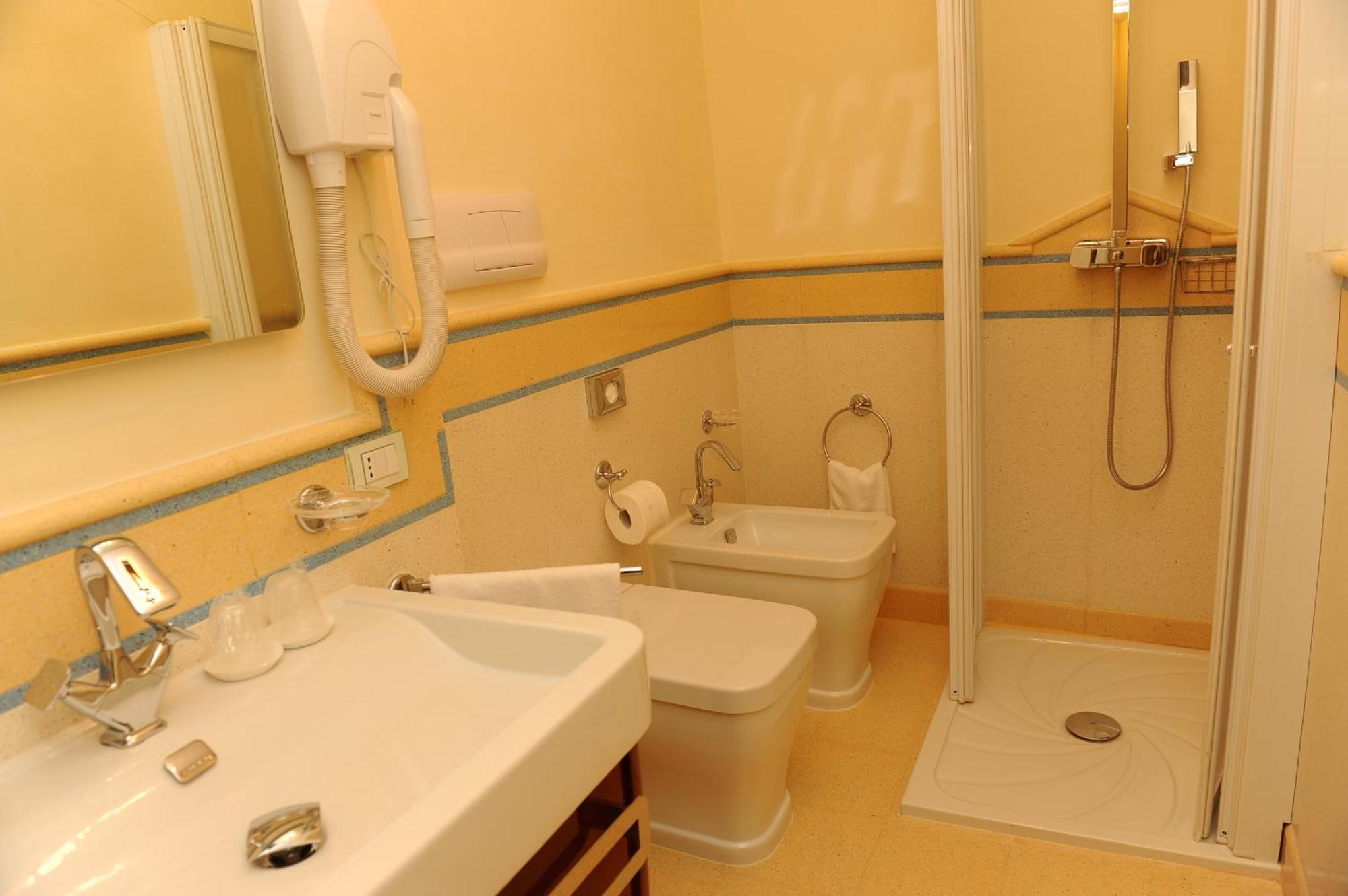 Albergo Le Dodici Lune Montecorvino Rovella ห้อง รูปภาพ