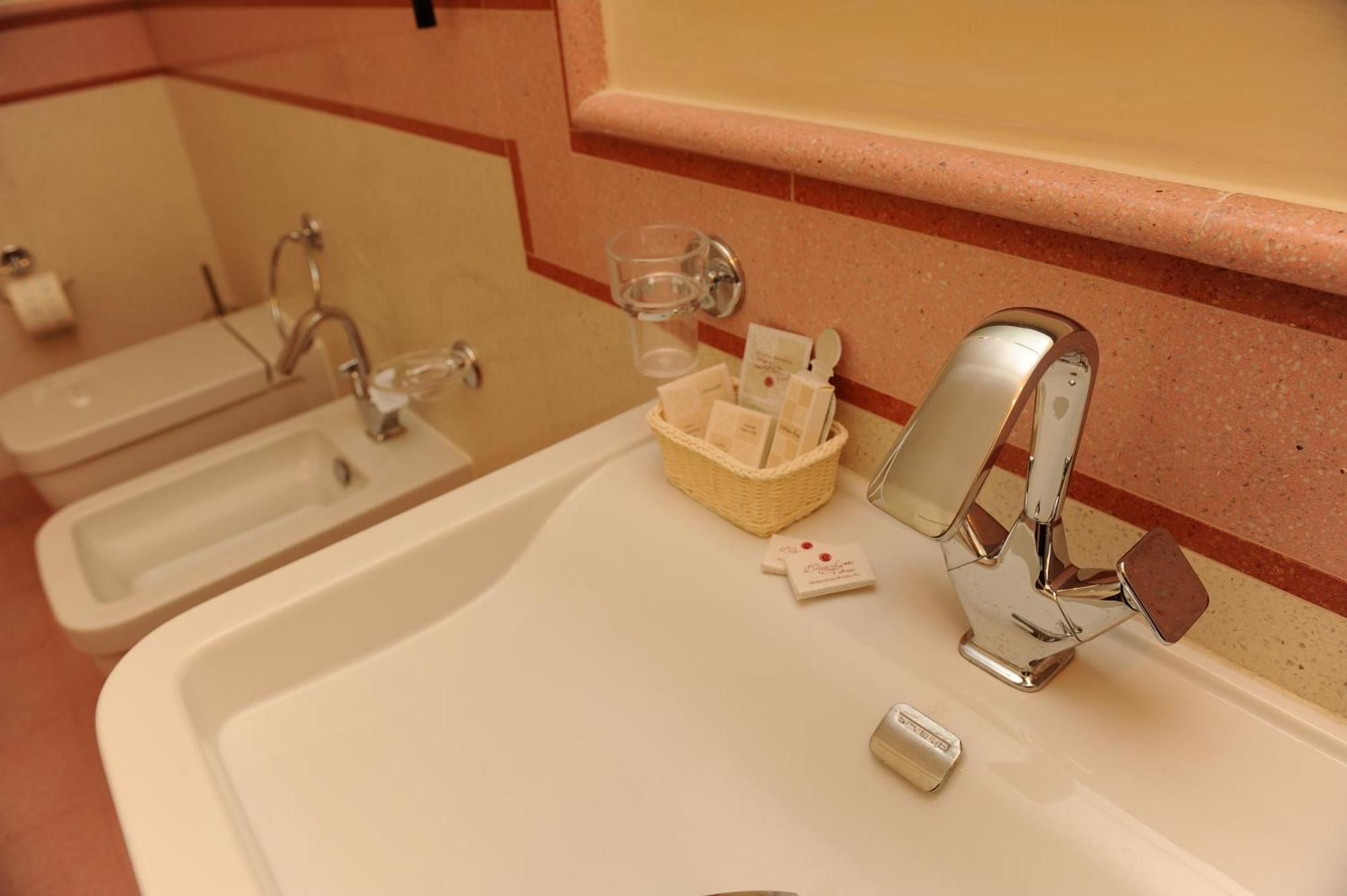 Albergo Le Dodici Lune Montecorvino Rovella ห้อง รูปภาพ