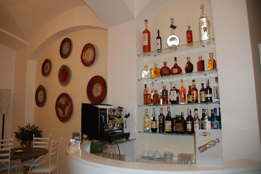 Albergo Le Dodici Lune Montecorvino Rovella ภายนอก รูปภาพ